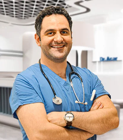 Foto de nuestro cirujano de Injerto capilar en Turquía el Dr. Levent Acar